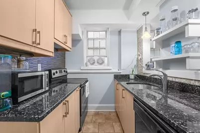 1 Lanark Rd #7, Brookline, MA 02445 - Photo 9