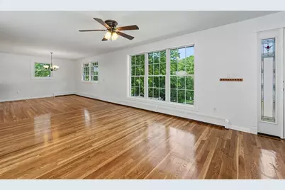 28 Carrington Ave, Dracut, MA 01826 - Photo 9