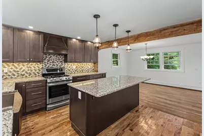 28 Carrington Ave, Dracut, MA 01826 - Photo 5