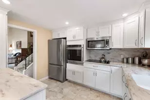 9 Graystone Dr, Danvers, MA 01923 - Photo 11
