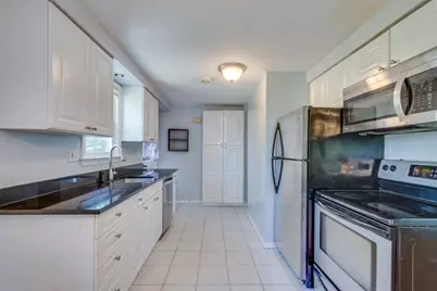 14 Bradford Rd #14, Winchester, MA 01890 - Photo 11