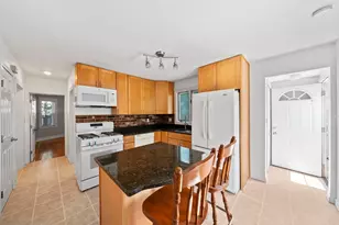 12 Rosemont Rd, Weymouth, MA 02191 - Photo 1
