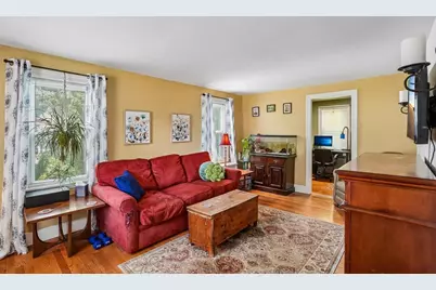 9 Raymond St, Millbury, MA 01527 - Photo 3