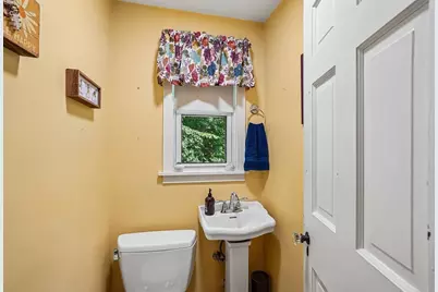 9 Raymond St, Millbury, MA 01527 - Photo 13