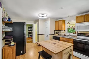 9 Raymond St, Millbury, MA 01527 - Photo 9