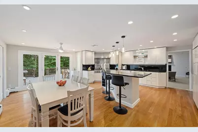 42 Eisenhower Dr, Sharon, MA 02067 - Photo 9