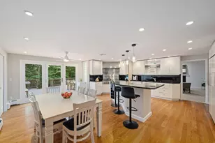 42 Eisenhower Dr, Sharon, MA 02067 - Photo 9