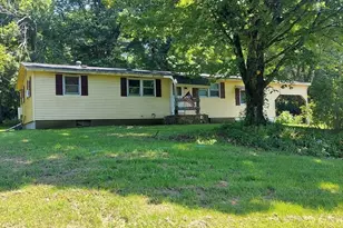 1075 W Brookfield Rd, New Braintree, MA 01531 - Photo 1