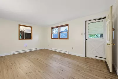 1075 West Brookfield Road, New Braintree, MA 01531 - Photo 9