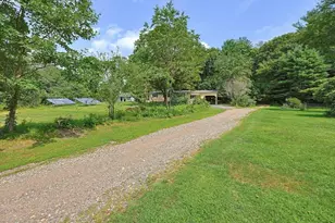 1075 W Brookfield Rd, New Braintree, MA 01531 - Photo 35