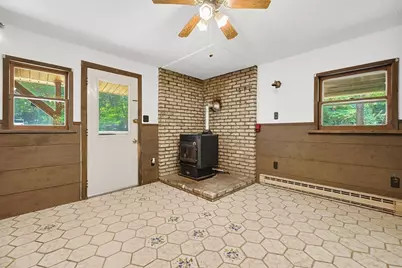 1075 West Brookfield Road, New Braintree, MA 01531 - Photo 5