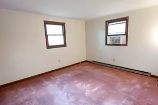1075 W Brookfield Rd, New Braintree, MA 01531 - Photo 15