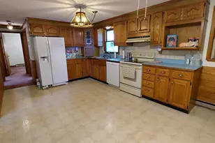1075 W Brookfield Rd, New Braintree, MA 01531 - Photo 7