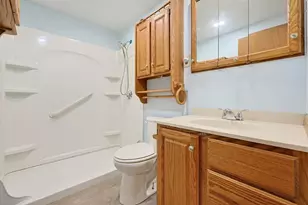 1075 W Brookfield Rd, New Braintree, MA 01531 - Photo 13