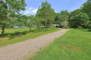 1075 W Brookfield Rd, New Braintree, MA 01531 - Photo 3