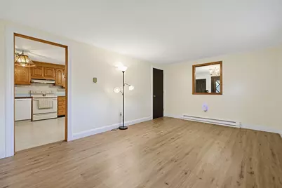 1075 West Brookfield Road, New Braintree, MA 01531 - Photo 9