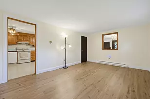 1075 W Brookfield Rd, New Braintree, MA 01531 - Photo 9