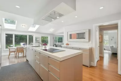 29 Englewood Rd, Longmeadow, MA 01106 - Photo 1