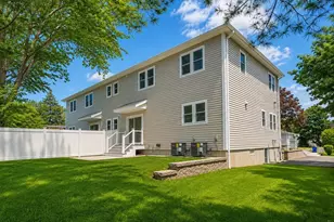 37 Neillian Way, Bedford, MA 01730 - Photo 23