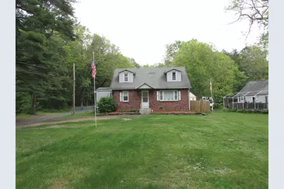 10 Bartlett St, South Hadley, MA 01075 - Photo 3