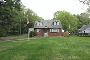 10 Bartlett St, South Hadley, MA 01075 - Photo 3