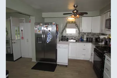 10 Bartlett St, South Hadley, MA 01075 - Photo 11