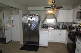 10 Bartlett St, South Hadley, MA 01075 - Photo 11
