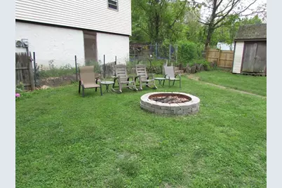 10 Bartlett St, South Hadley, MA 01075 - Photo 9
