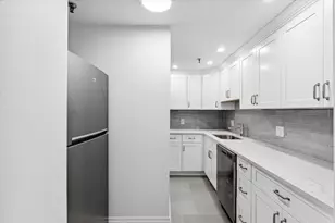 390 Commonweath Ave, Boston, MA 02215 - Photo 9