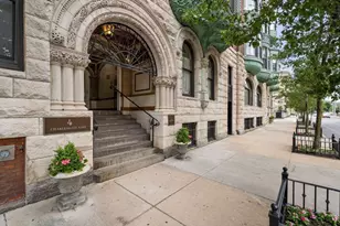 4 Charlesgate E, Boston, MA 02215 - Photo 19