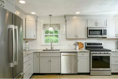 136 Elmer St, Pembroke, MA 02359 - Photo 7