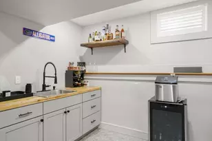 4 Fairlee St, Somerville, MA 02144 - Photo 21