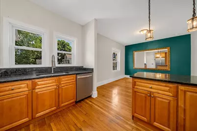 11 North Warren St, Woburn, MA 01801 - Photo 11