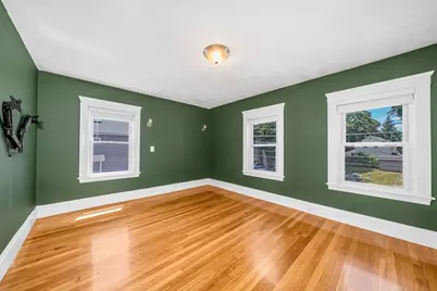 11 North Warren St, Woburn, MA 01801 - Photo 13