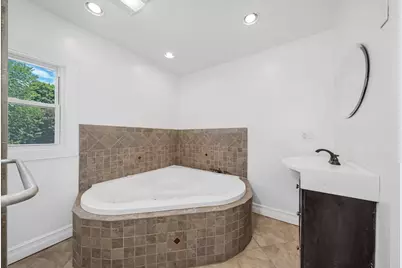 11 North Warren St, Woburn, MA 01801 - Photo 15