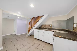 11 N Warren St, Woburn, MA 01801 - Photo 21