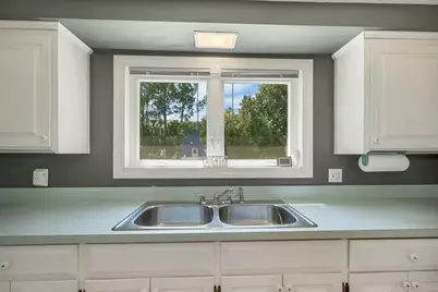 36 Louisberg St, Lawrence, MA 01843 - Photo 11