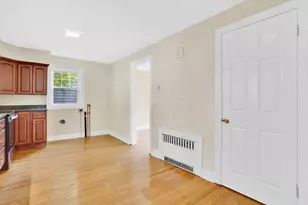 82 Biltmore St, Springfield, MA 01108 - Photo 11