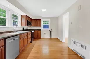 82 Biltmore St, Springfield, MA 01108 - Photo 9