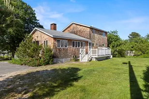 11 Sleepy Hollow Dr, Gloucester, MA 01930 - Photo 1