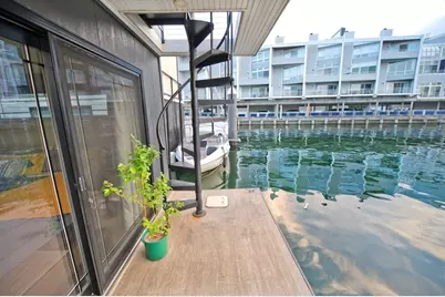1 Pier 8 #BH, Boston, MA 02129 - Photo 19