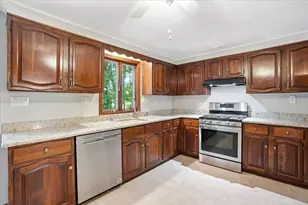 7 Brookside Ct, Methuen, MA 01844 - Photo 9