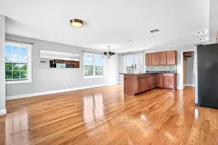 29 Spruce St, Waltham, MA 02453 - Photo 5