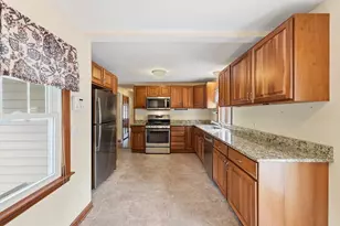 14 Duggan Cir, Springfield, MA 01119 - Photo 5