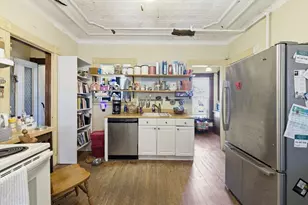 382 Pleasant St, Holyoke, MA 01040 - Photo 3