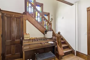 382 Pleasant St, Holyoke, MA 01040 - Photo 15