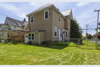 382 Pleasant St., Holyoke, MA 01040 - Photo 33