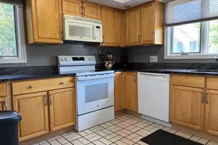 701 Sherwood Forrest Ln, Saugus, MA 01906 - Photo 7
