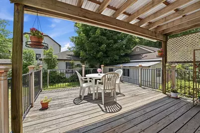 24 Thomas Ave, Holyoke, MA 01040 - Photo 5