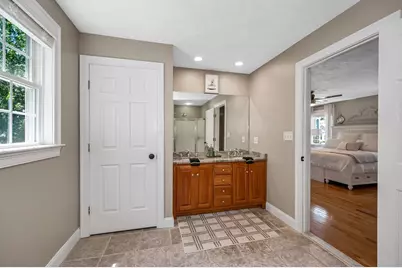 103 Meadow Creek Dr, Dracut, MA 01826 - Photo 17